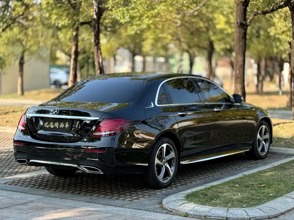 Mercedes-Benz E-Class 2019 — фото 21