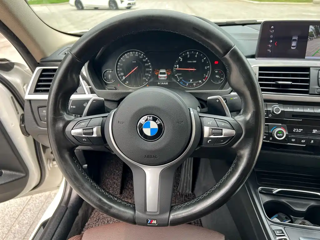 BMW 3 Series 2018 — фото 16