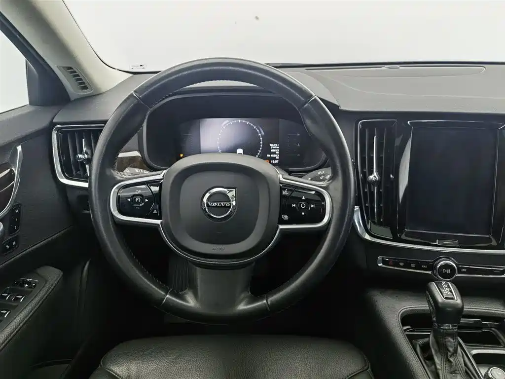 Volvo S90 2017 — фото 11