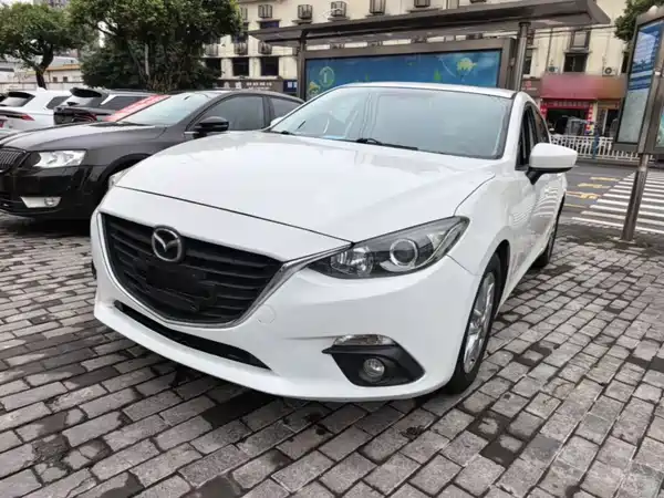 Mazda 3 Axela 2015
