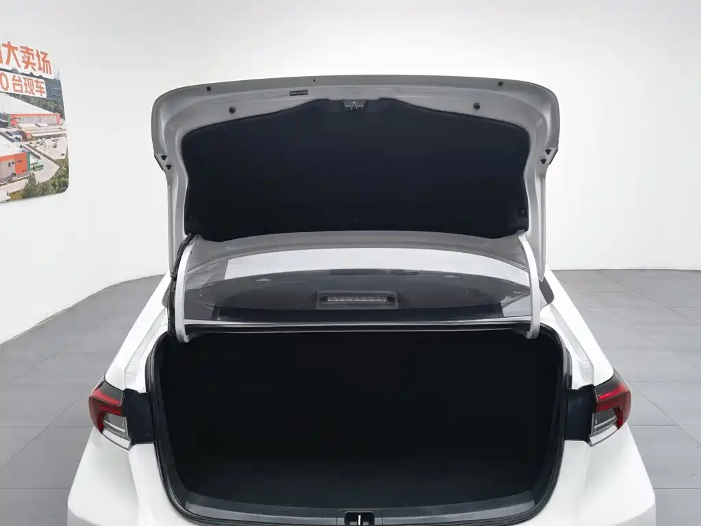 Toyota Corolla 2023 — фото 16
