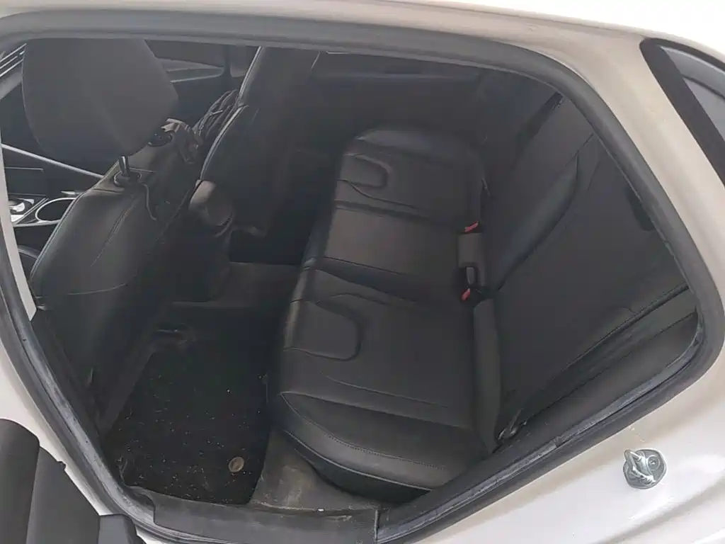 Hyundai Elantra 2021 — фото 17