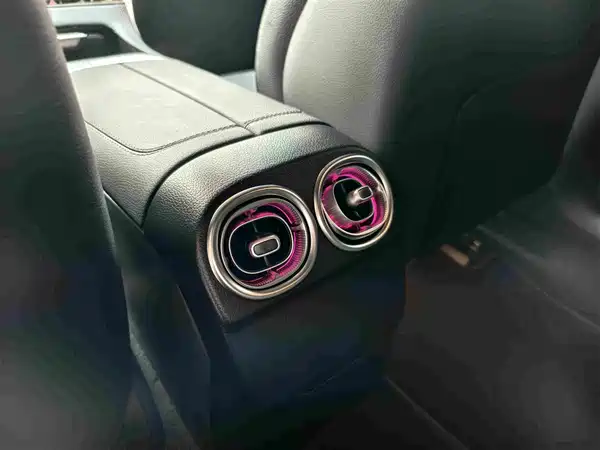 Mercedes-Benz C-Class 2024