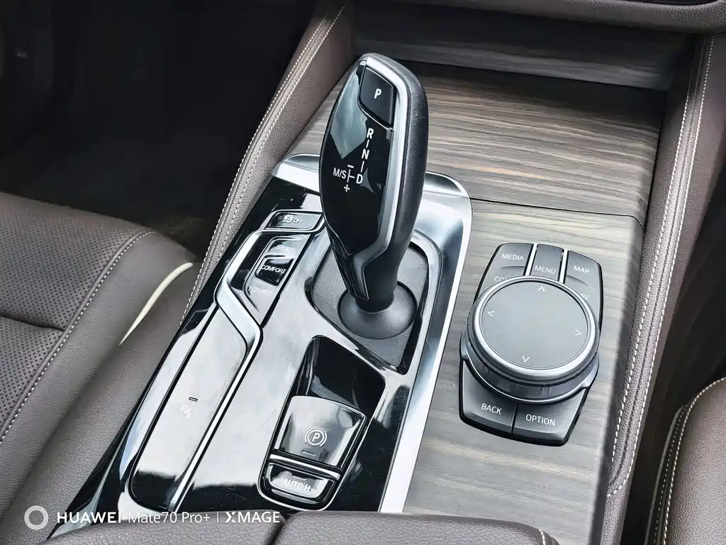 BMW 5 Series 2022 — фото 13