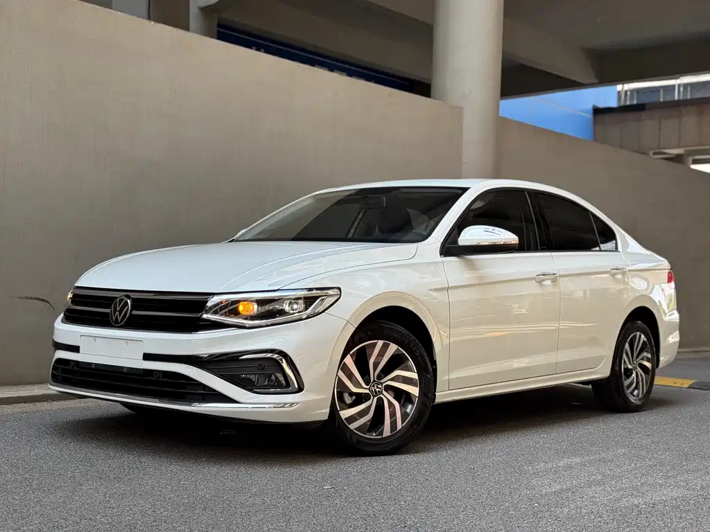 Volkswagen Bora 2023