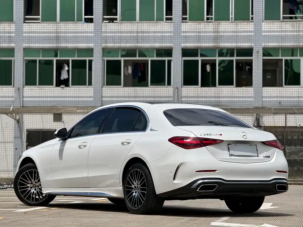 Mercedes-Benz C-Class 2023 — фото 17