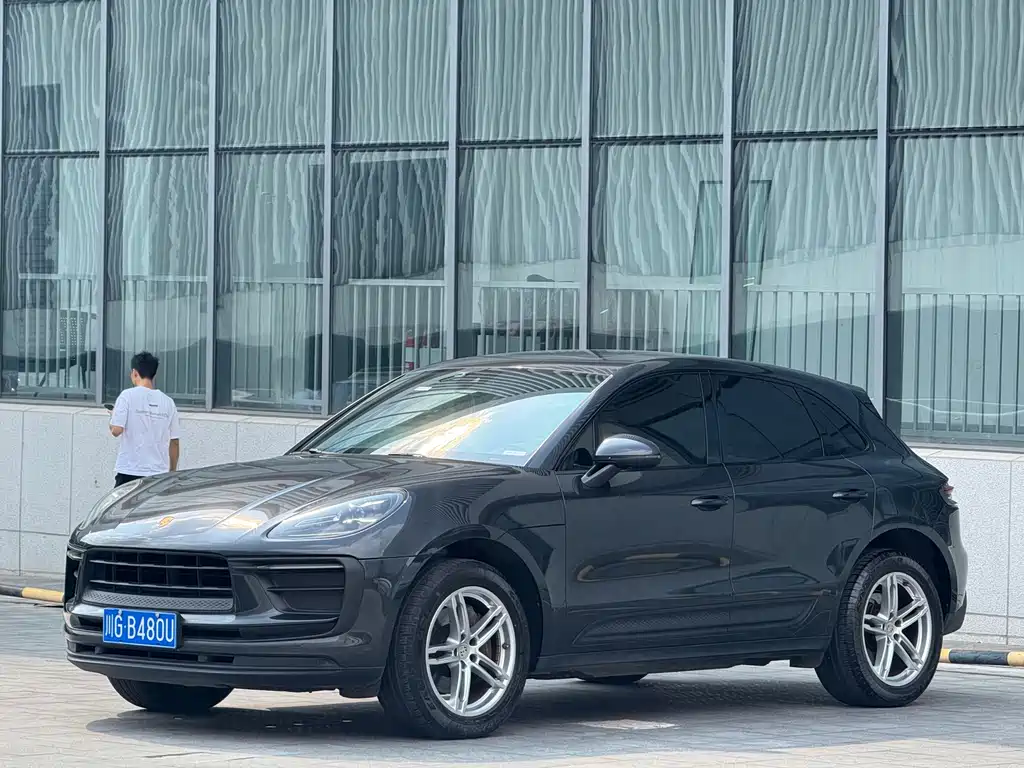 Porsche Macan 2022 — фото 1
