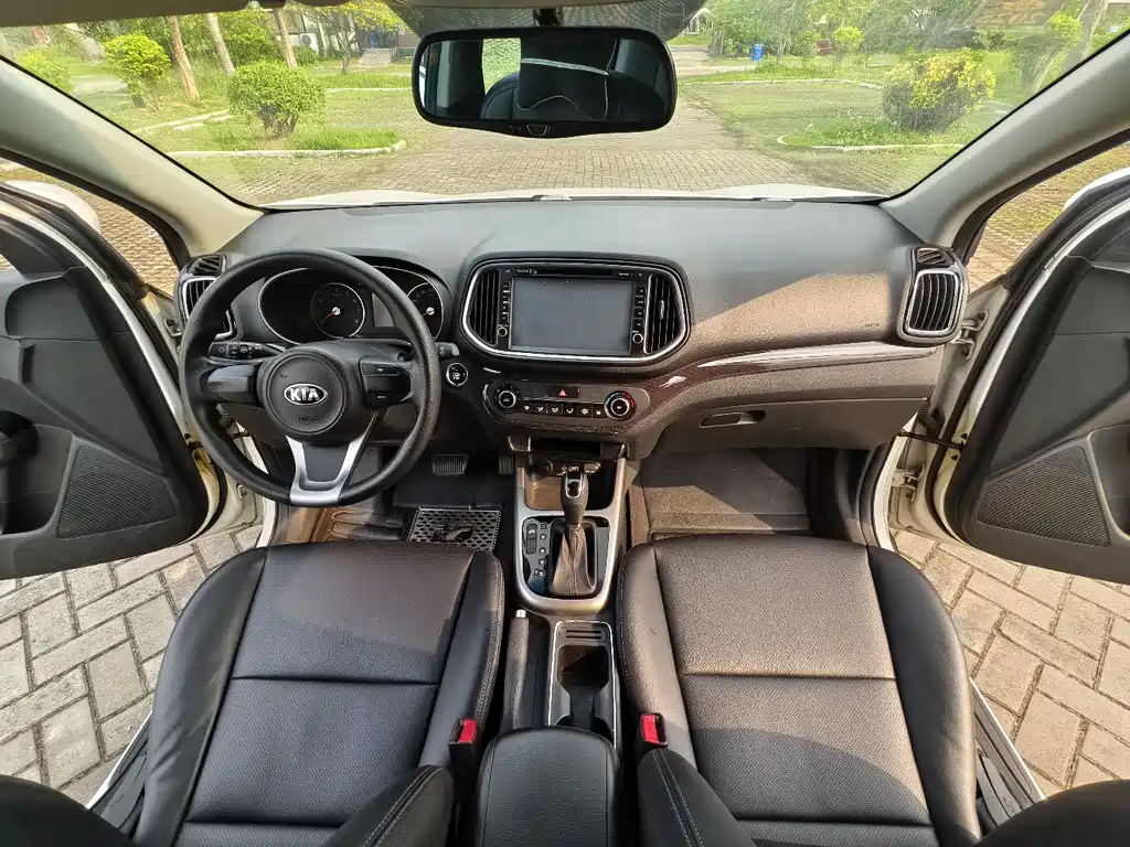 Kia KX3 2015 — фото 13