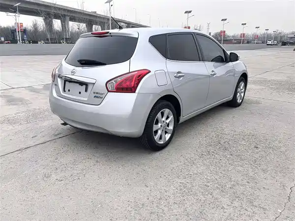 Nissan Tiida 2011