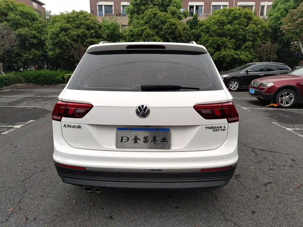 Volkswagen Tiguan L 2020 — фото 11