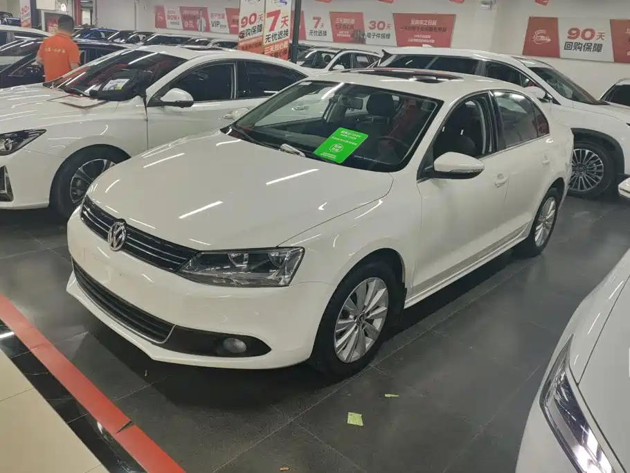 Volkswagen Sagitar 2015