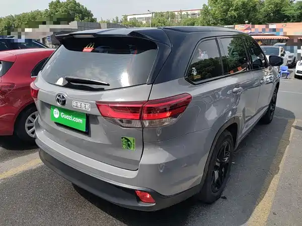 Toyota Highlander 2021