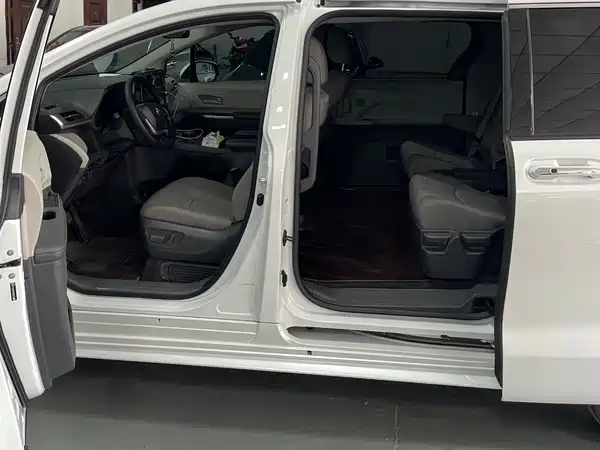 Toyota Sienna 2023