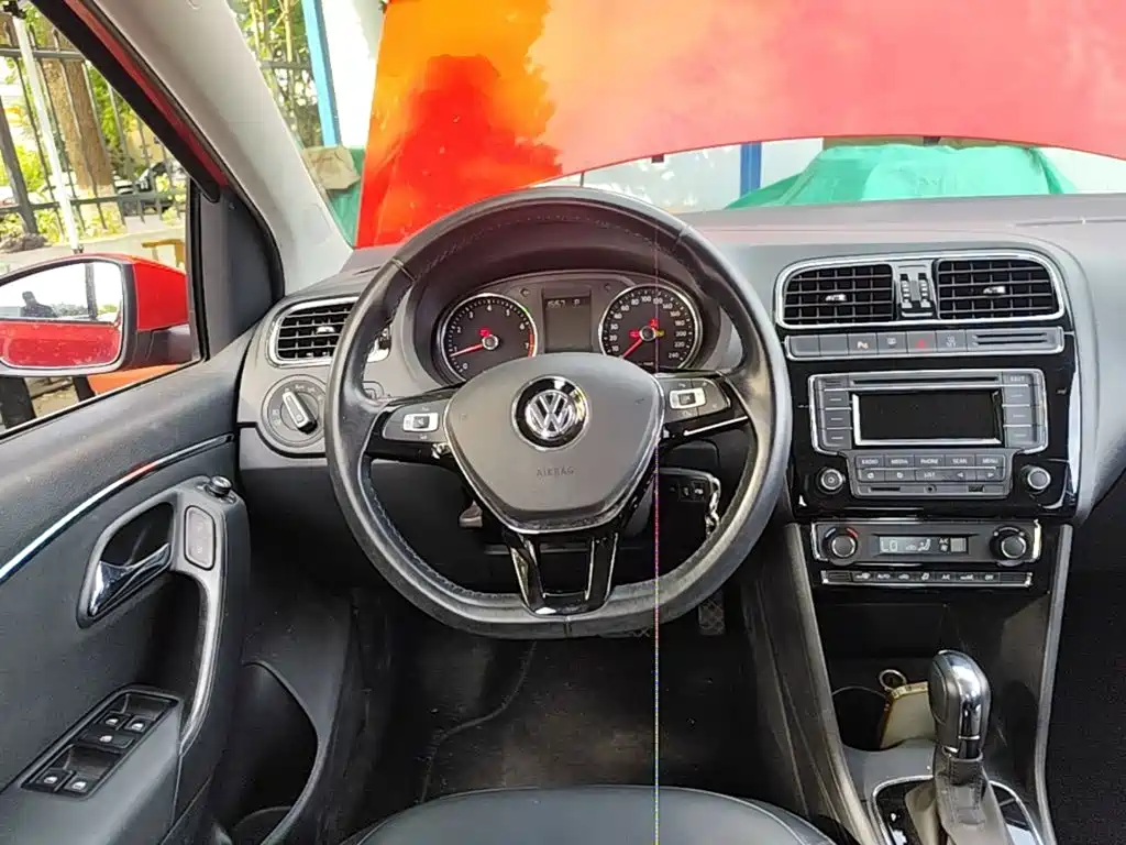 Volkswagen Polo 2015 — фото 11