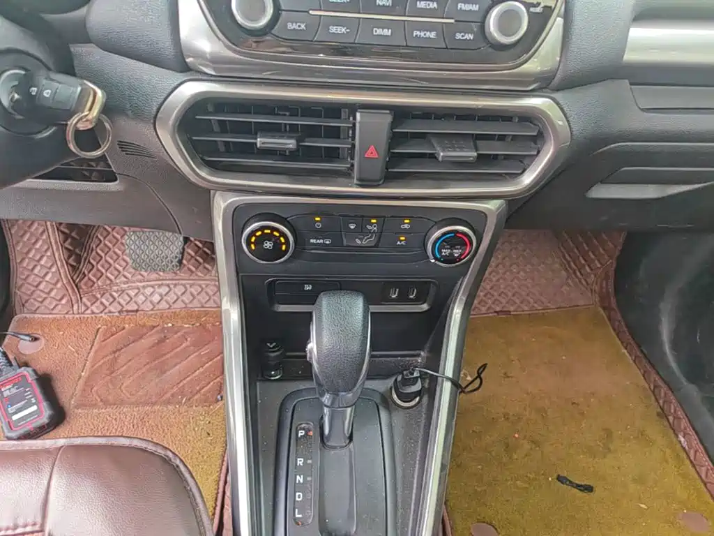 Ford EcoSport 2019 — фото 14