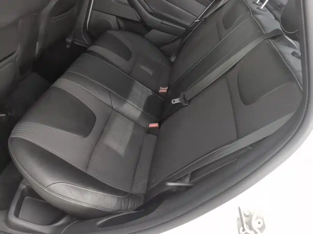 Ford Focus 2015 — фото 17
