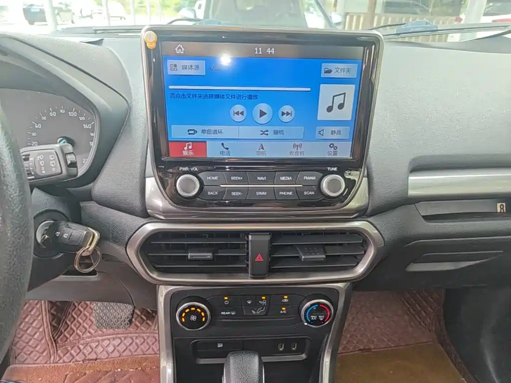 Ford EcoSport 2019 — фото 13