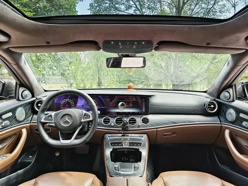 Mercedes-Benz E-Class 2018 — фото 15