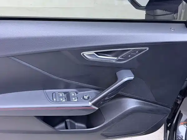 Audi Q2L 2023