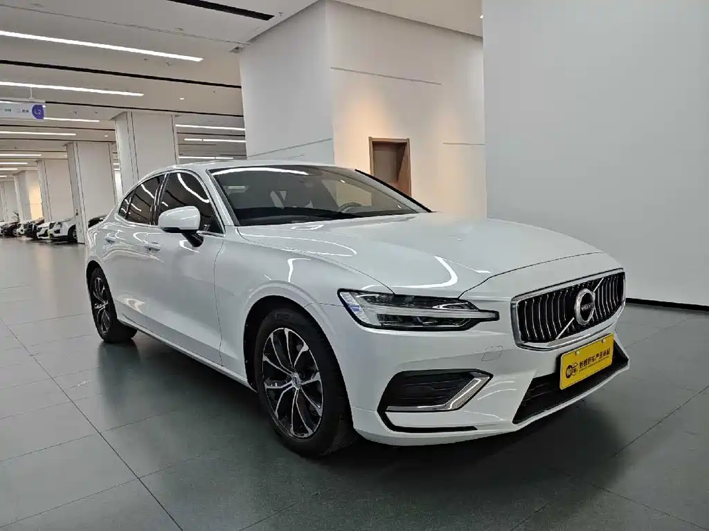 Volvo S60 2020 — фото 3