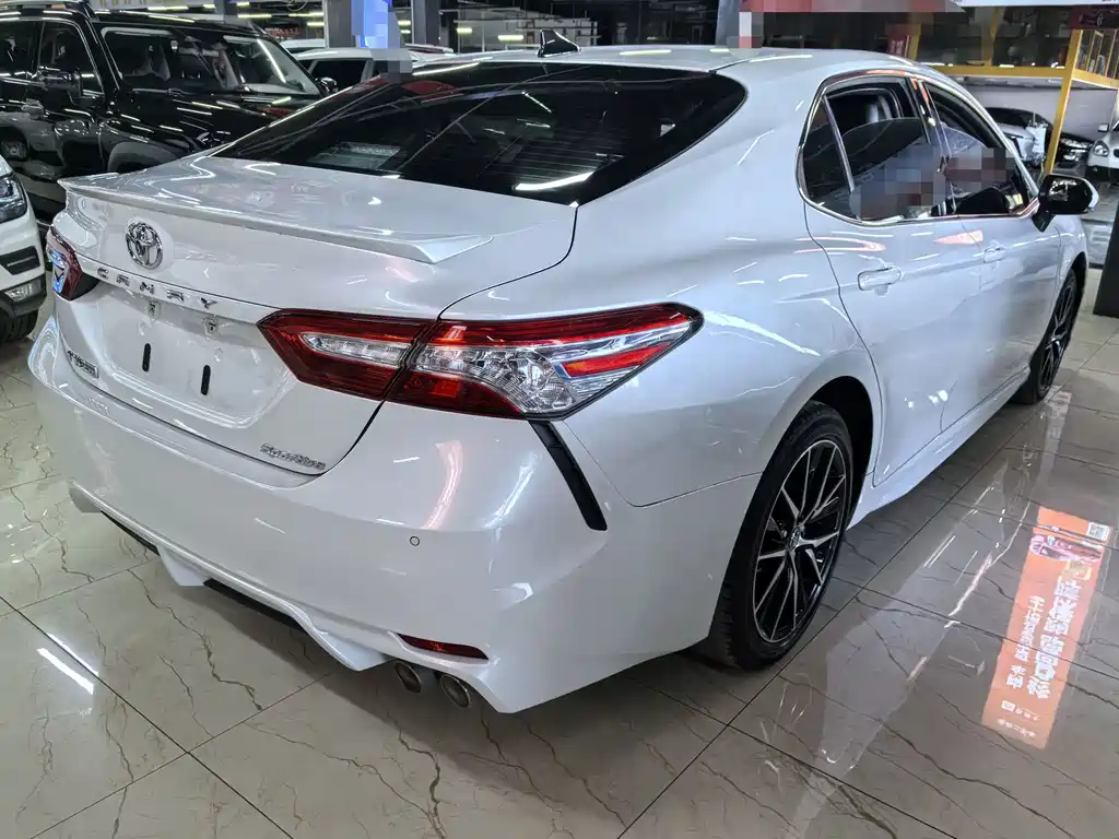 Toyota Camry 2022 — фото 6