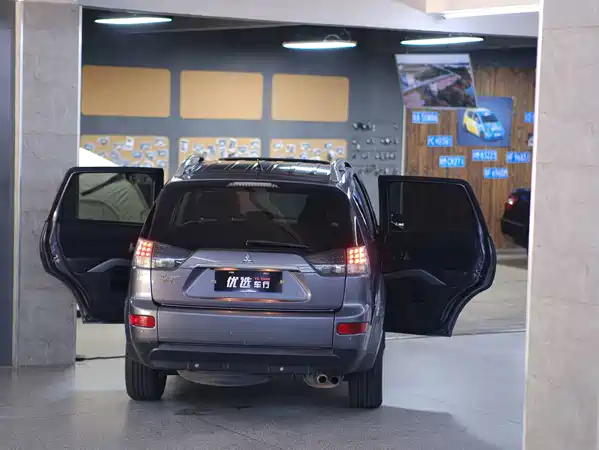 Mitsubishi Outlander 2009