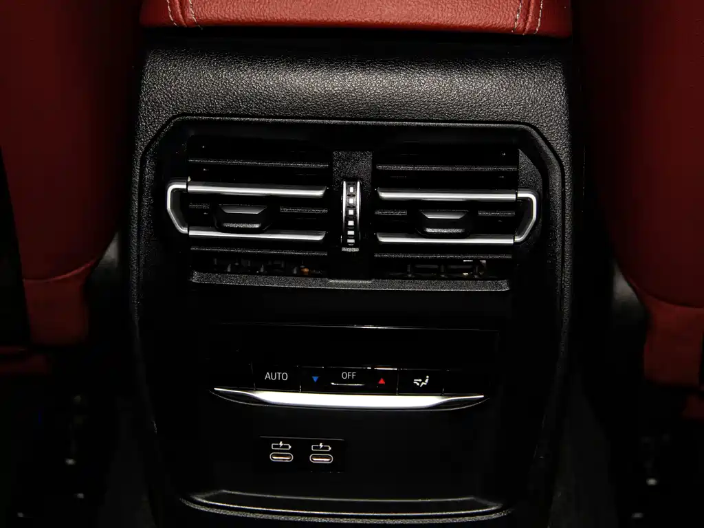 BMW 3 Series 2022 — фото 14
