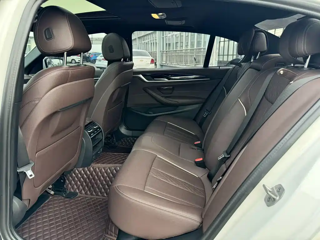 BMW 5 Series 2021
