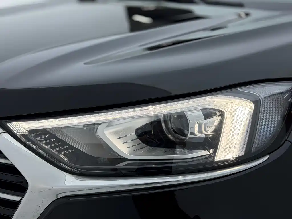 Ford Edge 2023 — фото 25