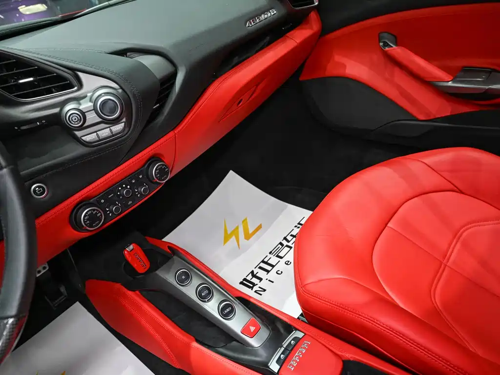 Ferrari 488 2016 — фото 14