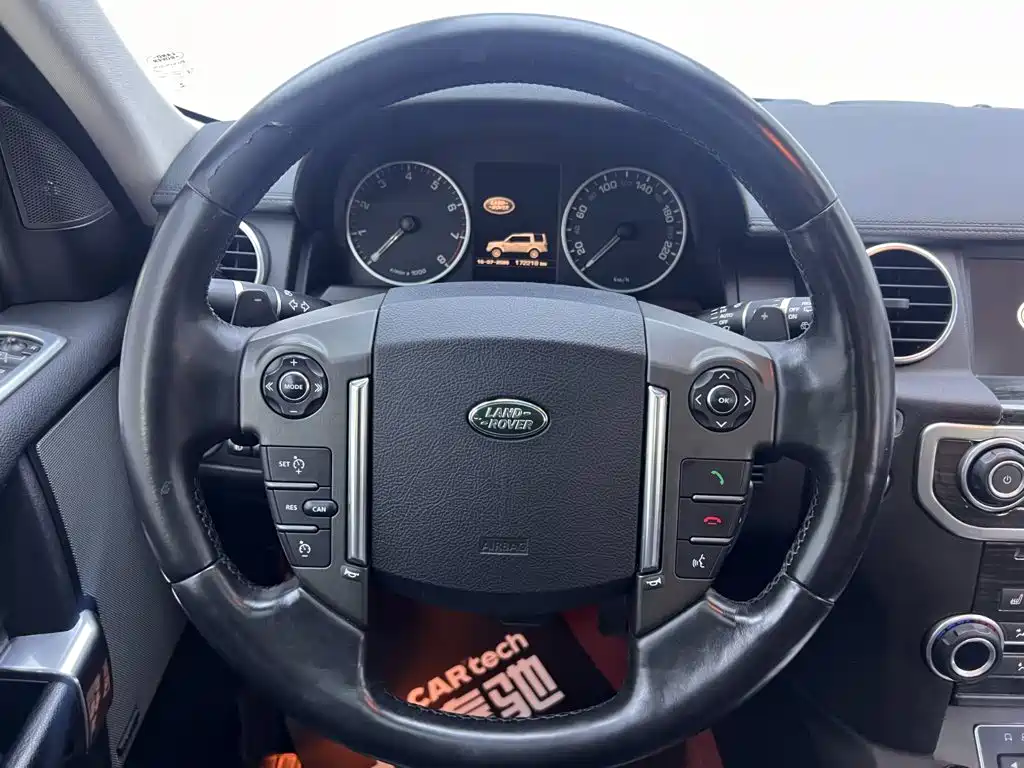 Land Rover Discovery 2016 — фото 20