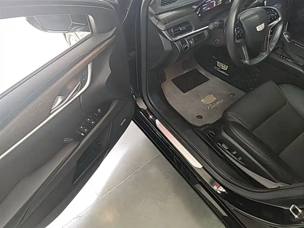 Cadillac XTS 2019 — фото 16