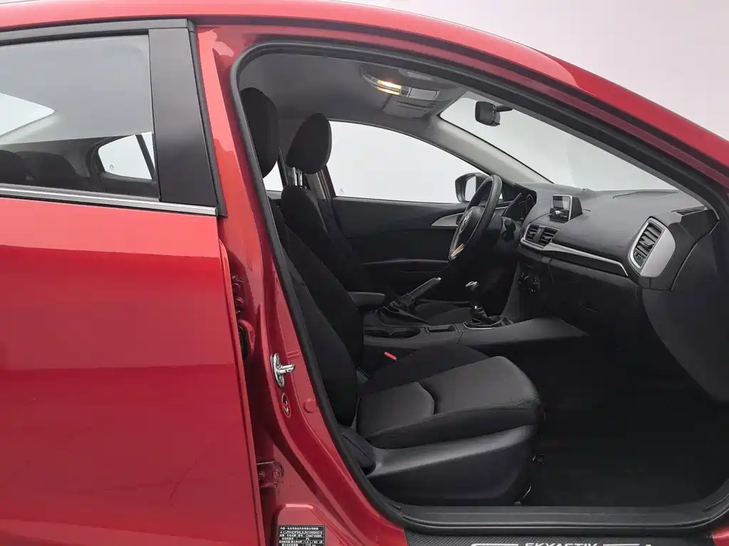 Mazda 3 Axela 2018 — фото 23