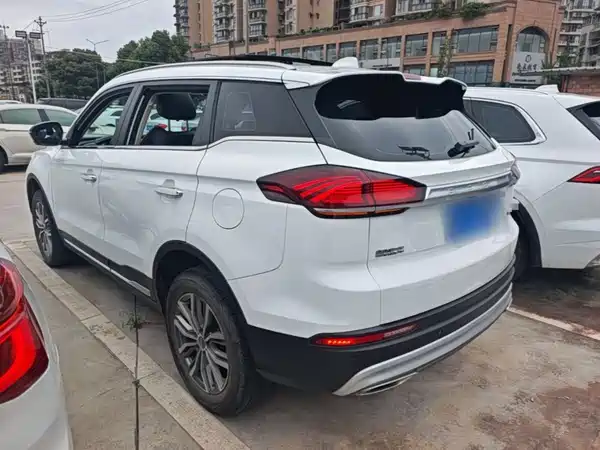 Geely Boyue 2021
