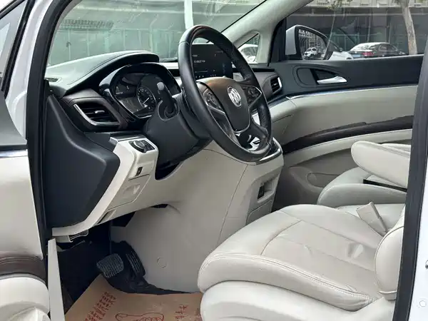 Buick GL8 2021
