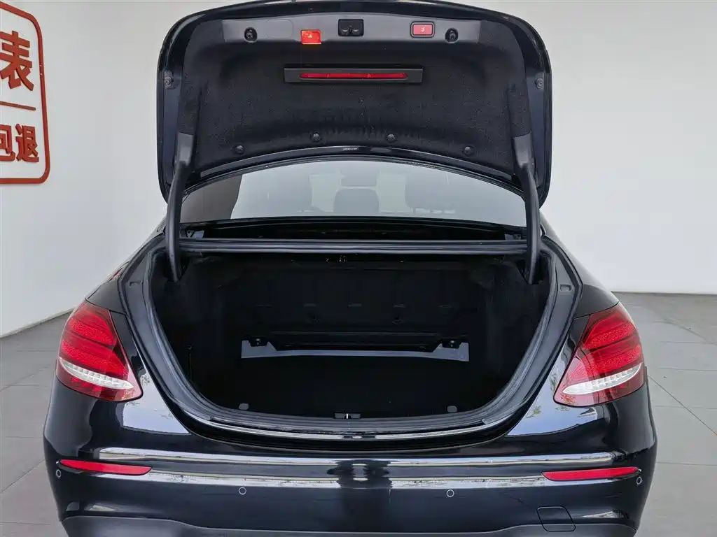 Mercedes-Benz E-Class 2017 — фото 16