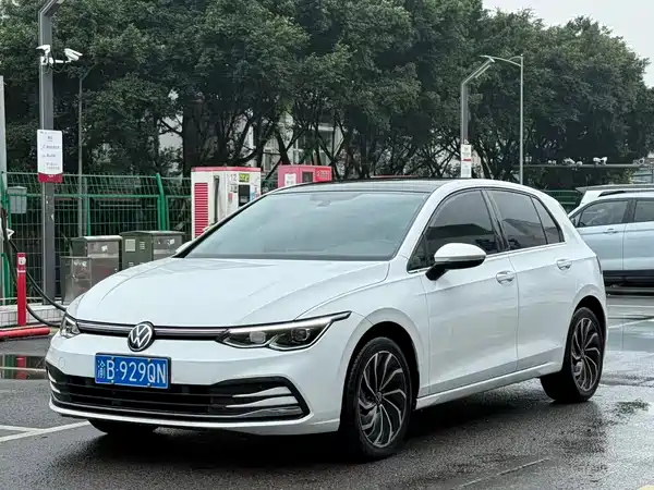 Volkswagen Golf 2024