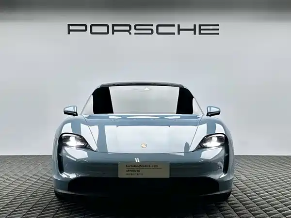 Porsche Taycan 2024