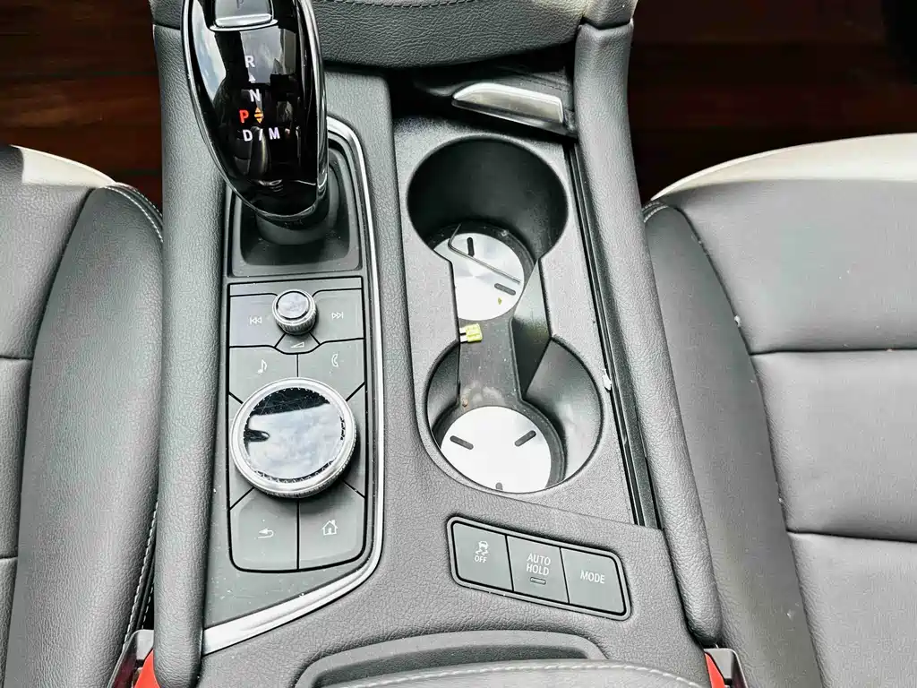 Cadillac XT6 2022 — фото 15