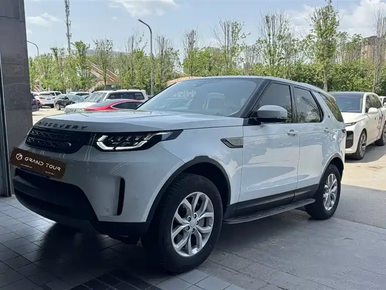 Land Rover Discovery 2018 — фото 1