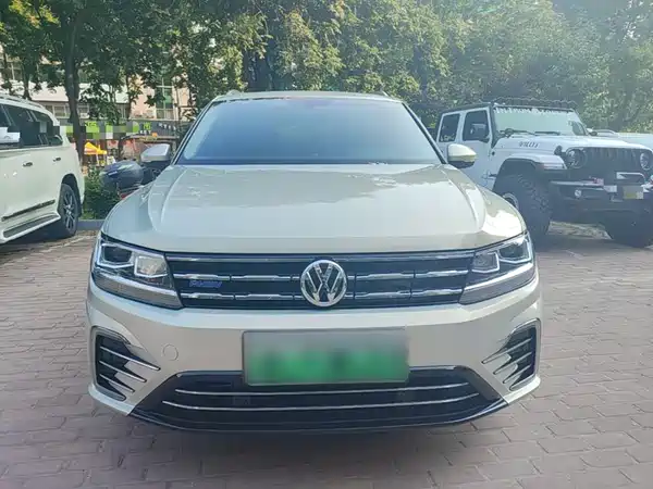 Volkswagen Tiguan L Plug-In Hybrid 2020