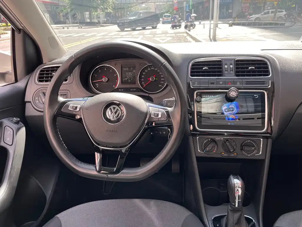 Volkswagen Polo 2019 — фото 14