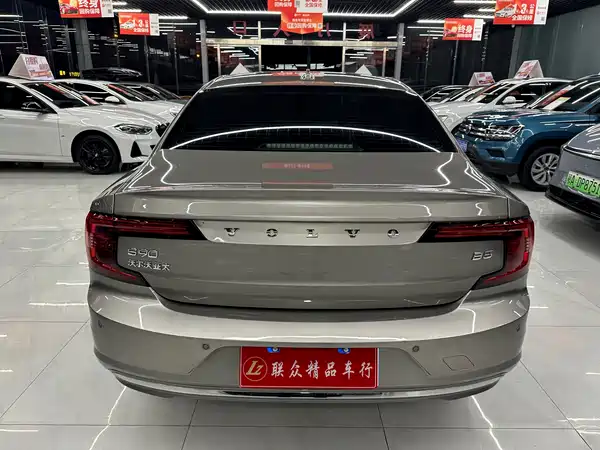 Volvo S90 2022