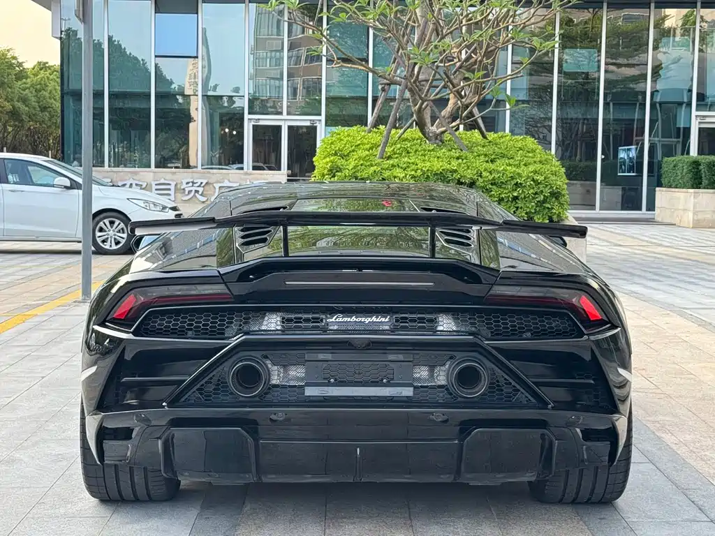 Lamborghini Huracan 2022 — фото 10
