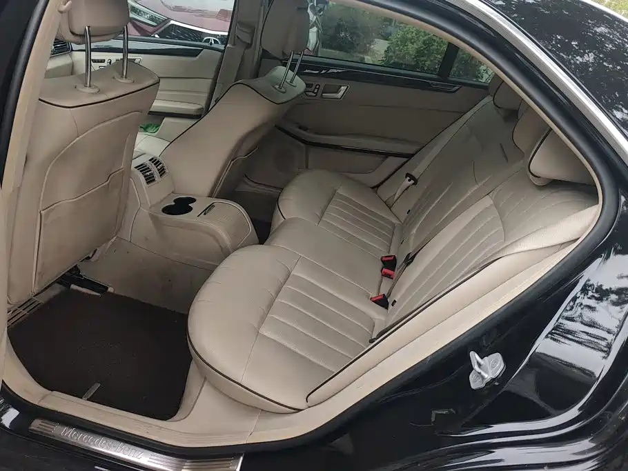 Mercedes-Benz E-Class 2015 — фото 11