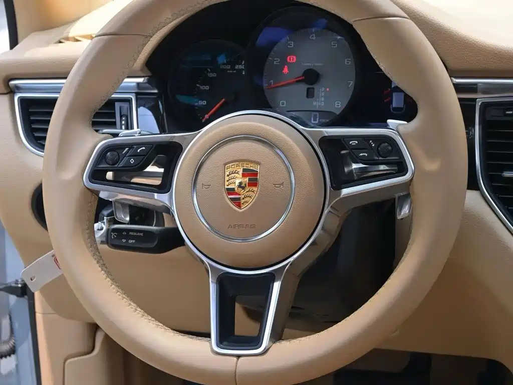 Porsche Macan 2016 — фото 6