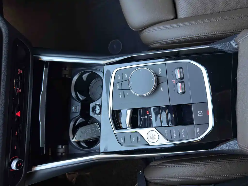 BMW 3 Series 2023 — фото 16