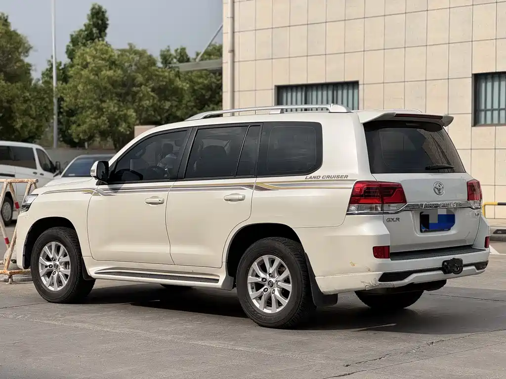 Toyota Land Cruiser 2020 — фото 7