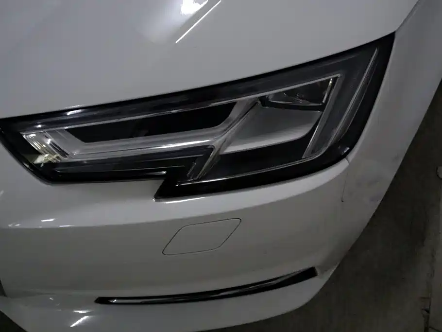 Audi A4L 2017