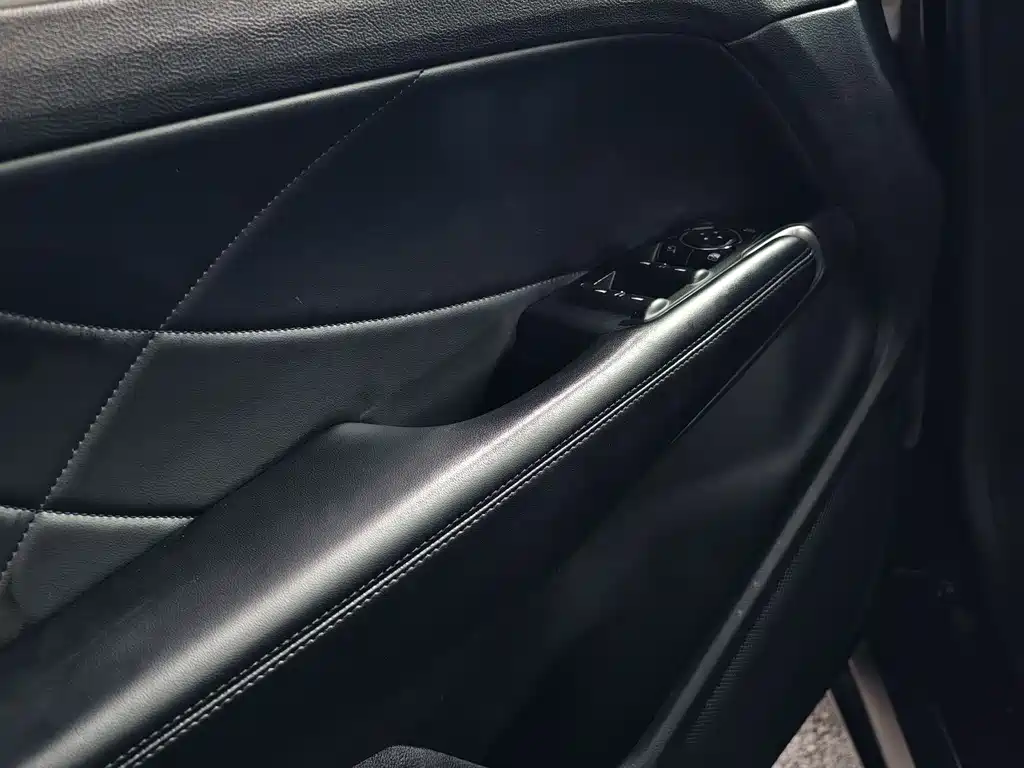 Lincoln MKC 2019 — фото 12